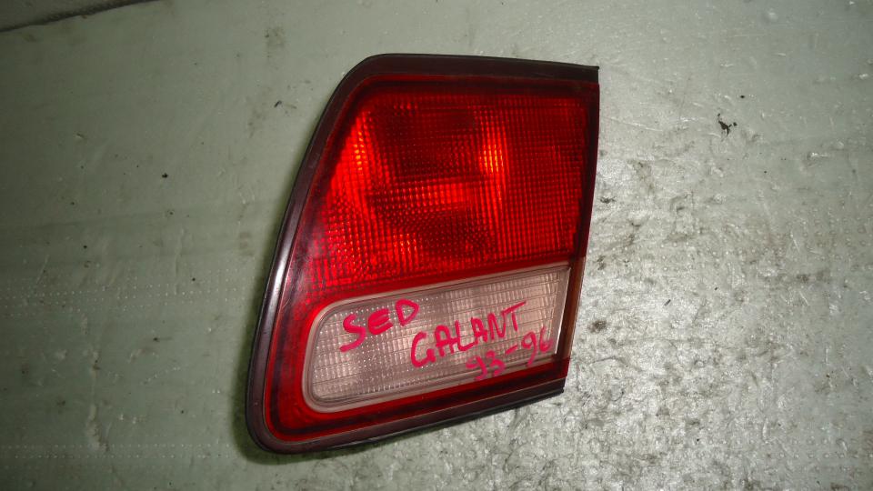Фонарь крышки багажника - Mitsubishi Galant (1992-1997)