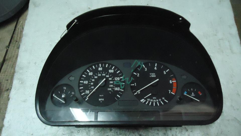 Щиток приборов (приборная панель) - BMW 7 E38 (1994-2001)