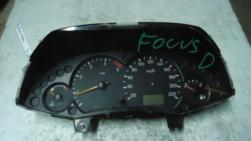 Щиток приборов (приборная панель) - Ford Focus 1 (1998-2004)