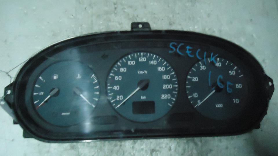 Щиток приборов (приборная панель) - Renault Scenic (1996-2002)