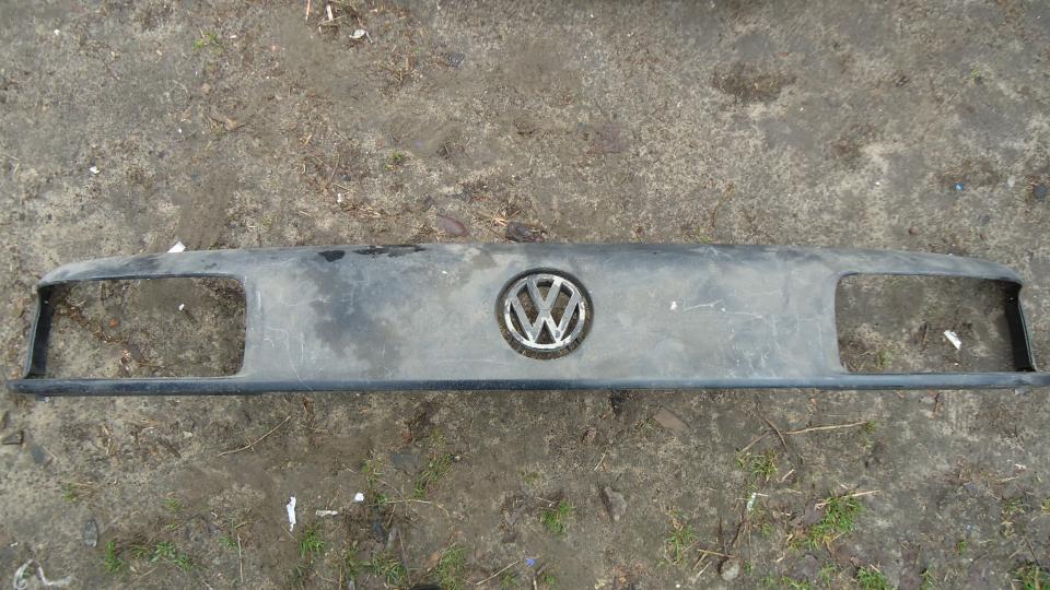 Решетка радиатора (капота) - Volkswagen Passat 3 (1988-1993)
