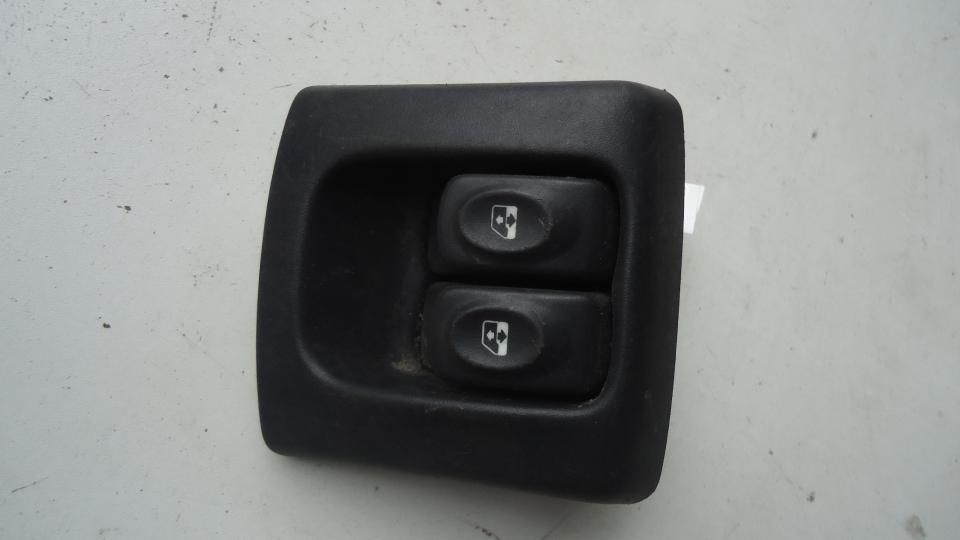 Кнопки стеклоподъемника - Renault Megane 1 (1996-2003)