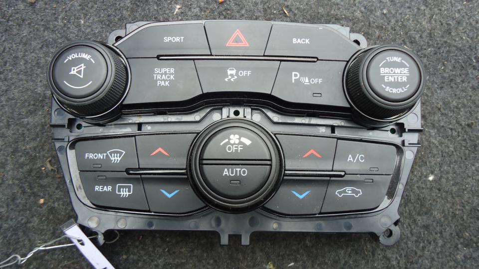 Блок управления климат-контроля - Dodge Challenger (2008-2023)