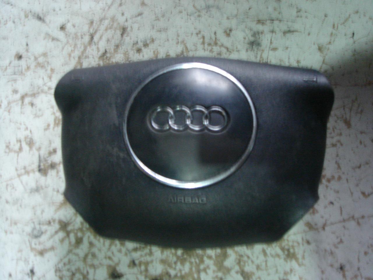 Подушка безопасности (Airbag) водителя - Audi A4 B8 (2007-2011)