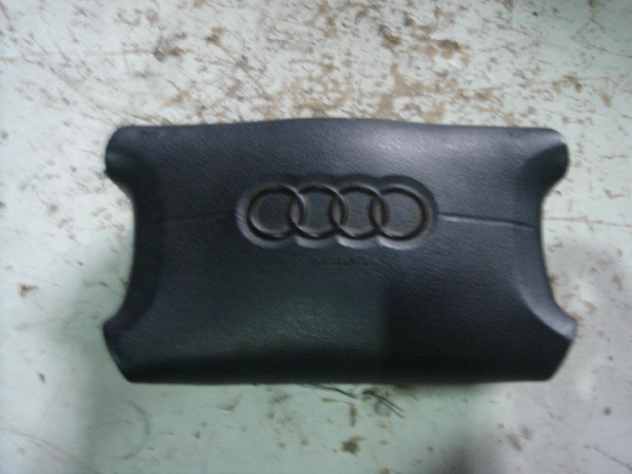 Подушка безопасности (Airbag) водителя - Audi A4 B8 (2007-2011)