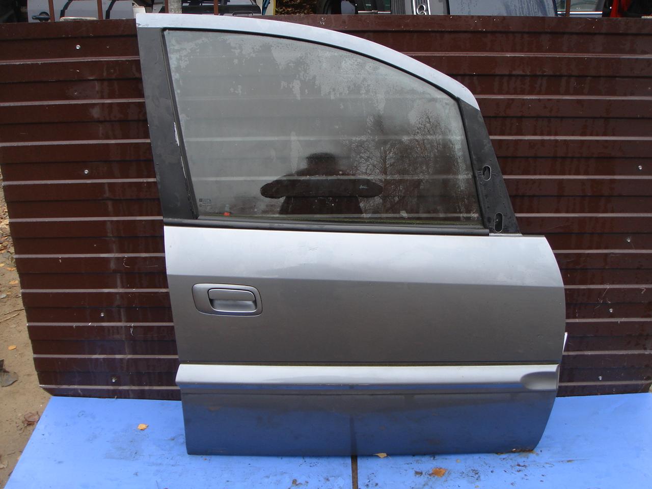 Стекло боковой двери - Opel Vivaro A (2001-2014)