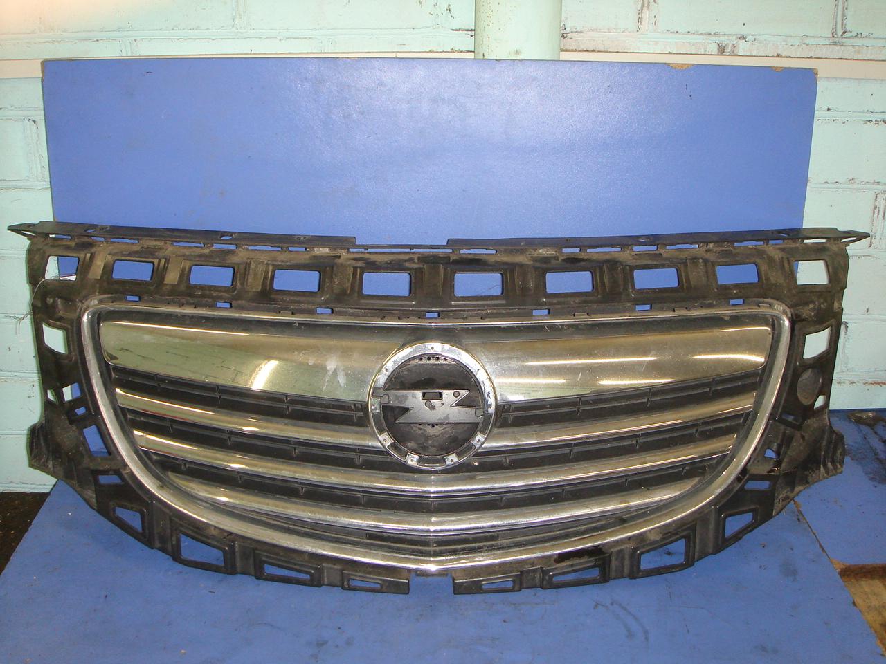 Решетка радиатора (капота) - Opel Insignia (2008-2017)